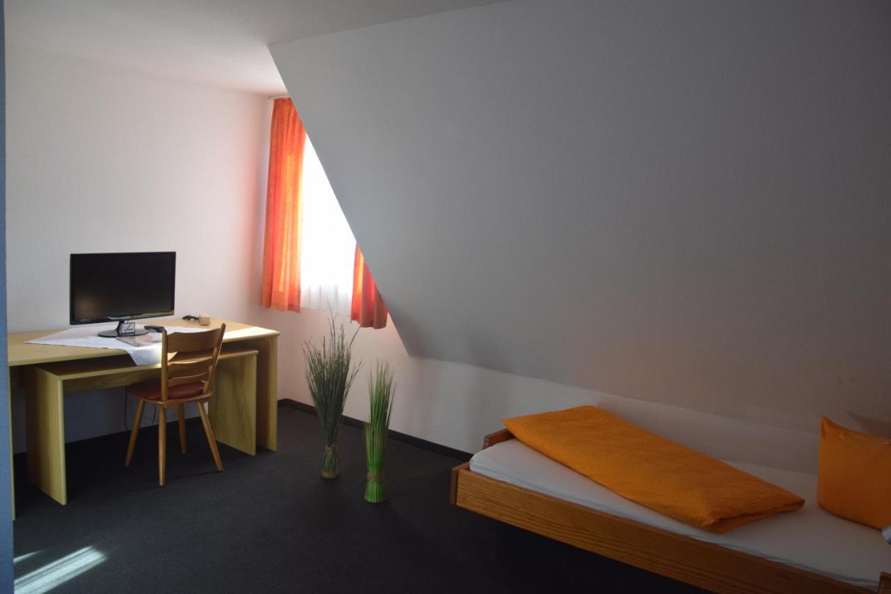 Hotel-Gasthof Roessle Ульм Экстерьер фото